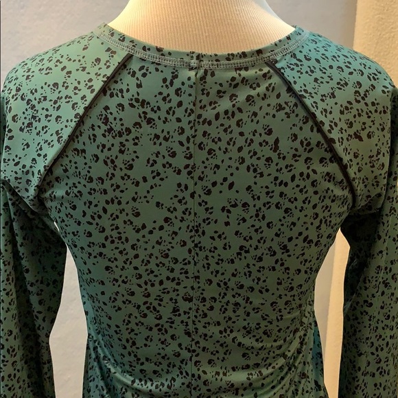 Animal Print Long-sleeve Rashguard - Picture 8 of 13